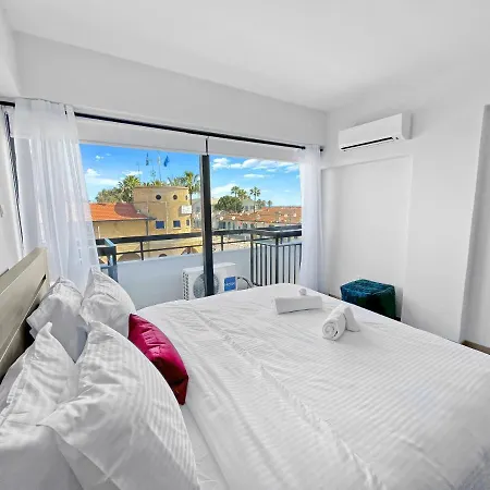 Unbeatable Location! Modern 2br