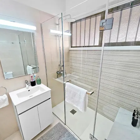 Unbeatable Location! Modern 2br